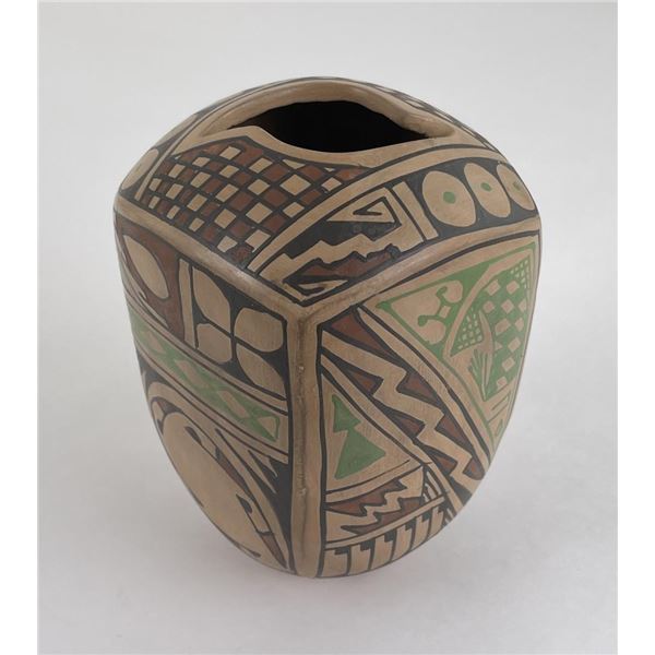 Mata Ortiz Pottery Pot Vase