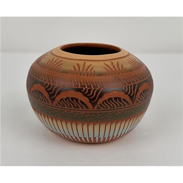 J Gray Navajo Indian Pot