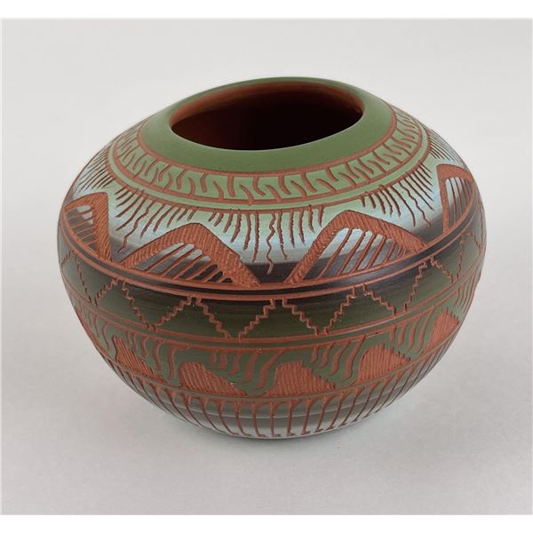 J Gray Navajo Indian Pot