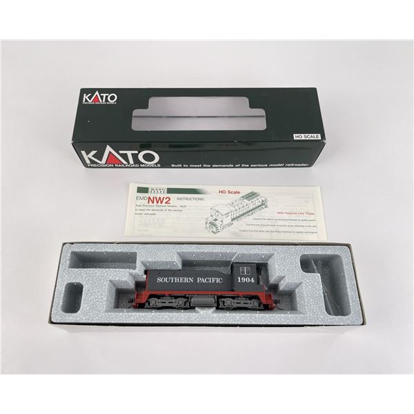 Kato EMD NW2 Phase II 37-11B HO Scale Train Engine