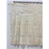 Image 4 : Fieldcrest Lace Table Cloth