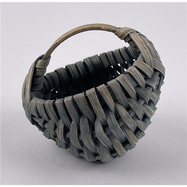 Miniature Buttock Egg Gathering Basket