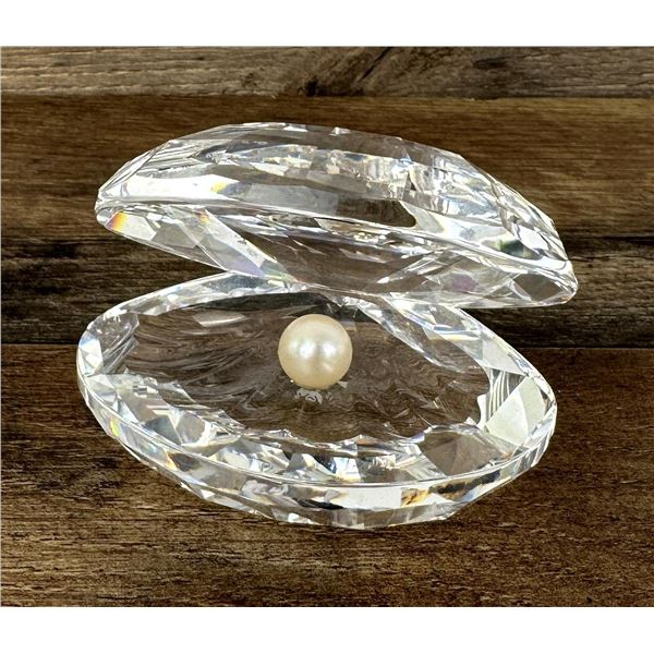 Swarovski 14389 Crystal Shell with Pearl