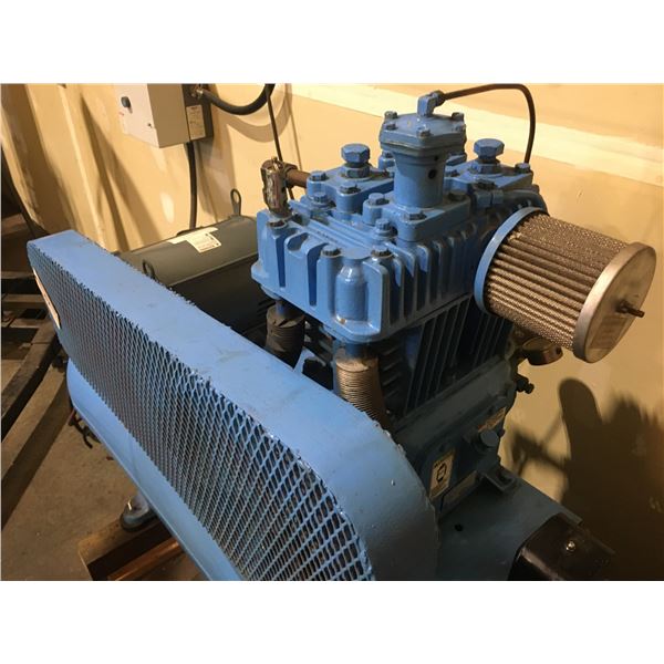 QUINCY QR-25 SERIES MODEL 325 AIR COMPRESSOR (3 PHASE) WITH