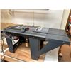 Image 1 : Router and Table