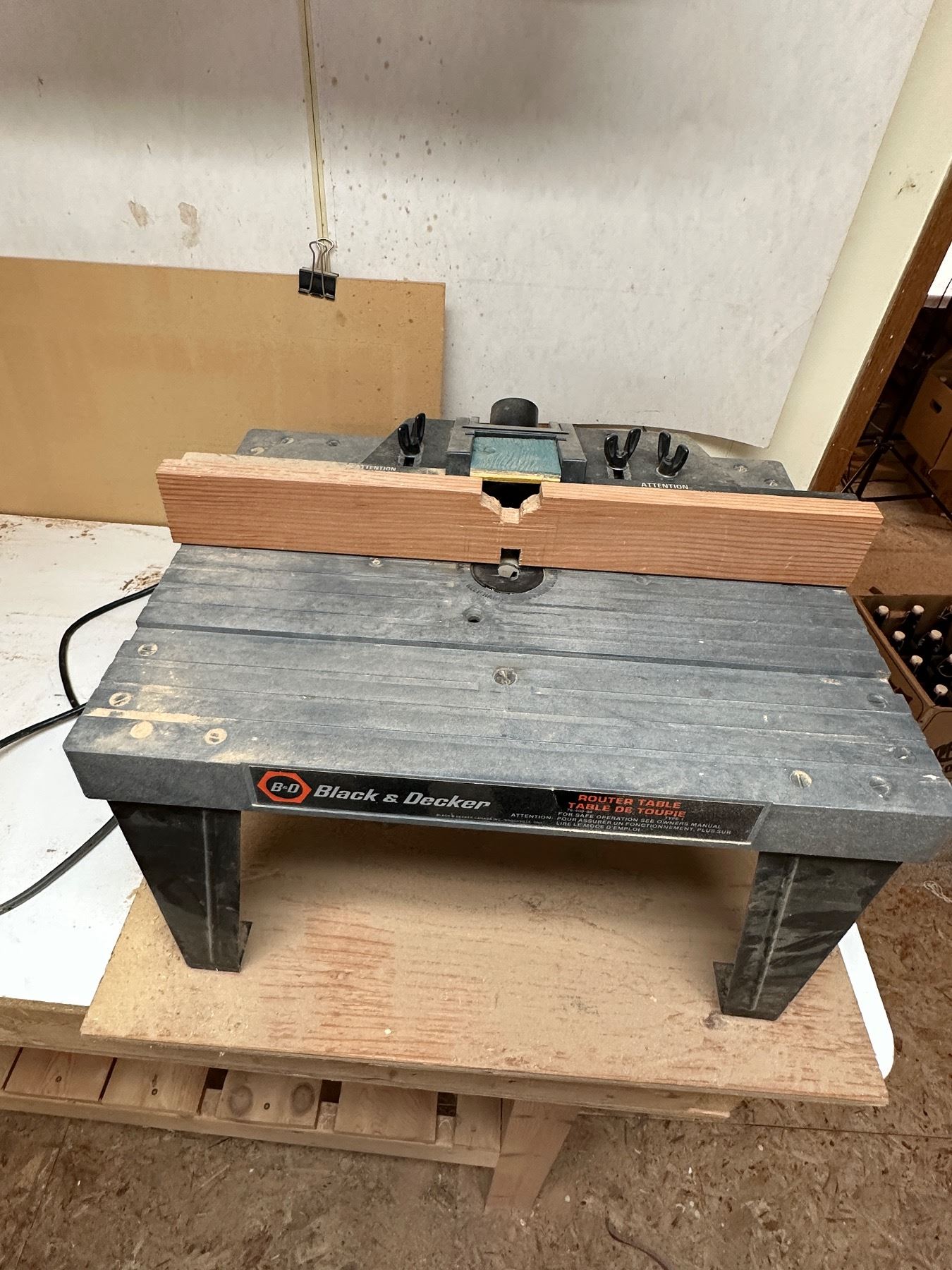 Black and Decker Router and Table - Sunrise Estate Services Ltd