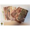 Image 1 : 10 VINTAGE FOREIGN BILLS