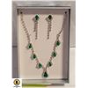 Image 1 : NECKLACE AND EARRING SET OF GREEN AND