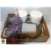 Image 1 : 2 HAND SANITIZER WIPES