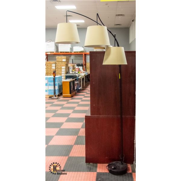 3 SHADE POLE LAMP