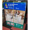 Image 1 : PORTABLE PET YARD CONTAINMENT WITH DOOR IN BOX