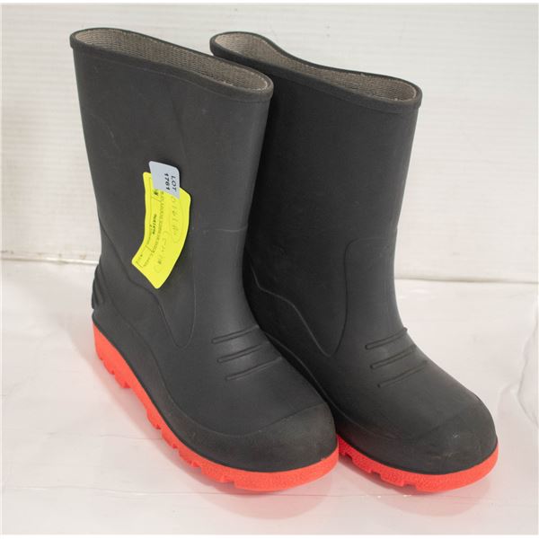 SIZE 2 KIDS RUBBER BOOTS NEW