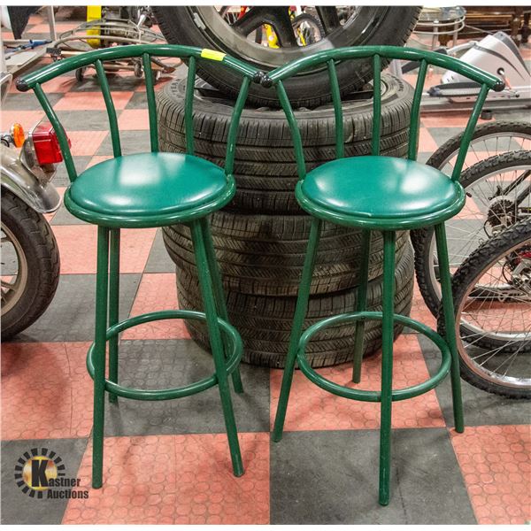 2 GREEN STOOLS