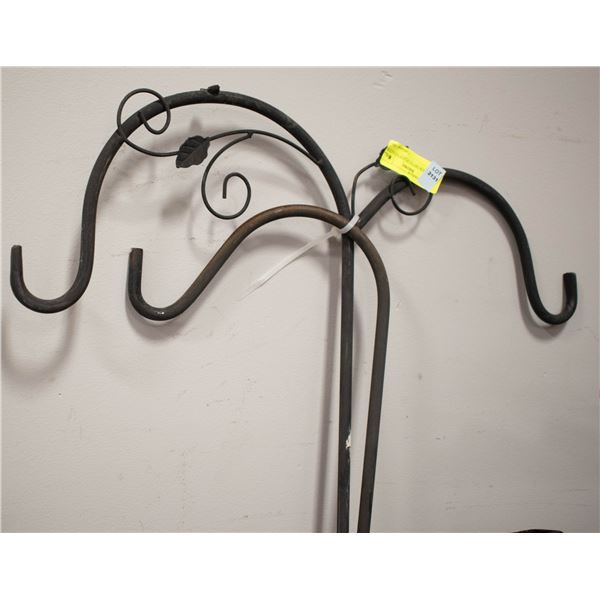 OUTDOOR METAL PLANT HANGERS