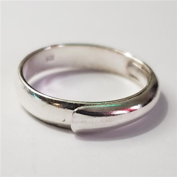 Silver Ring (~Size 5)(Ring is resizable for $40) (~length 0inches), Suggested Retail Value $80
