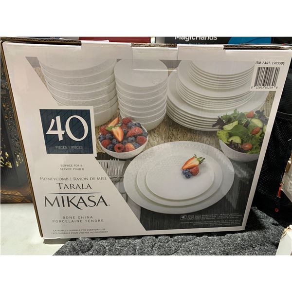 Miska Tarala 40 Pc Bone China Set