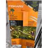 Image 2 : Fiskars Power Lever Extendable Pole Saw and Pruner