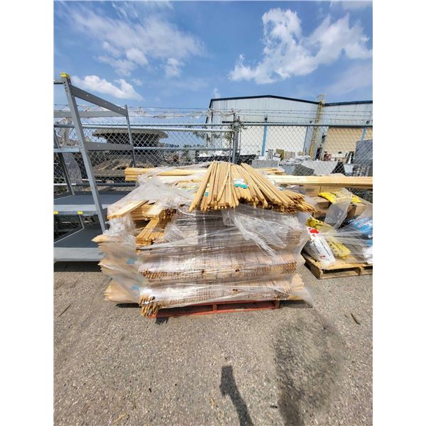 Pallet Lot Miracle Grow Hardwood Garden Stakes