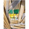 Image 2 : Pallet Lot Miracle Grow Hardwood Garden Stakes