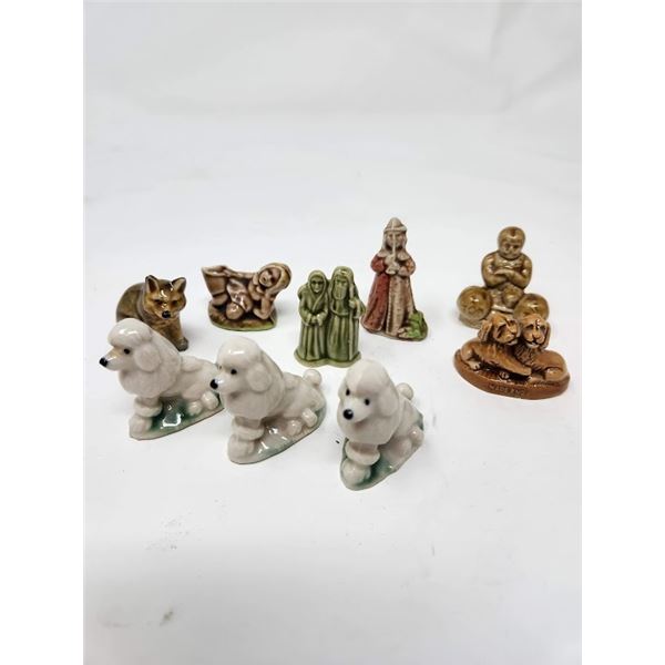 Red Rose tea figurines