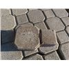Image 3 : 200 Interlock Patio Bricks 