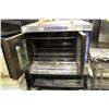 Image 3 : BAKERS PRIDE FULL SIZE NAT. GAS CONVECTION OVEN