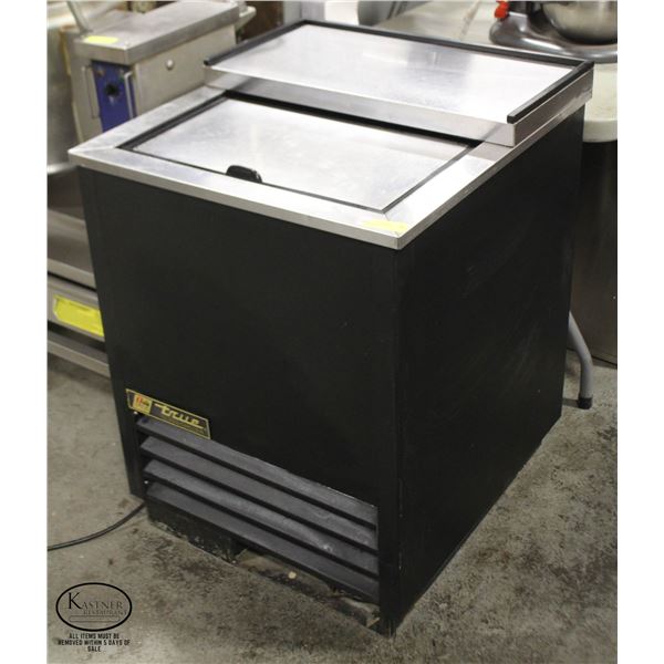 TRUE COMMERCIAL GLASS CHILLER M# T-24-GC