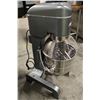 Image 4 : 30QT OMEGA COMMERCIAL MIXER W/ BOWL & ATTACHMENTS