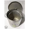 Image 1 : 30QT ALUMINUM POT W/ PERFORATED BASKET & LID