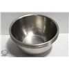 Image 1 : 5 BROWNE 2.89L STAINLESS STEEL MIXING BOWLS