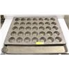 Image 1 : 35 CUP MUFFIN PAN 18"X26" W/ FULLSIZED BUN PAN