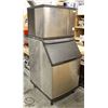 Image 1 : MANITOWOC COMMERCIAL ICE MACHINE W/ BIN