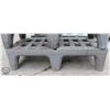 Image 1 : METRO 4' POLY DUNNAGE RACK - 48" X 22" X 12"
