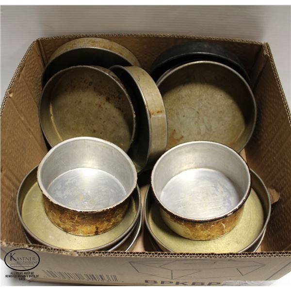 FLAT OF ASSORTED ALUMINUM COMMERCIAL CAKE PANS
