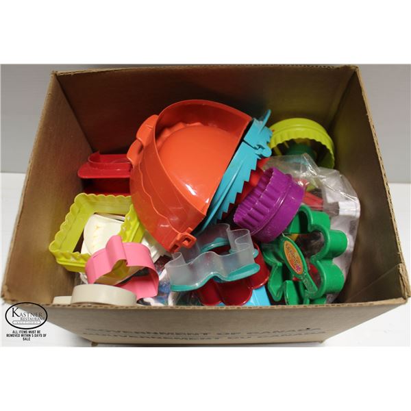 BOX OF VARIOUS COOKIE CUTTERS, PEROGIE FOLDERS