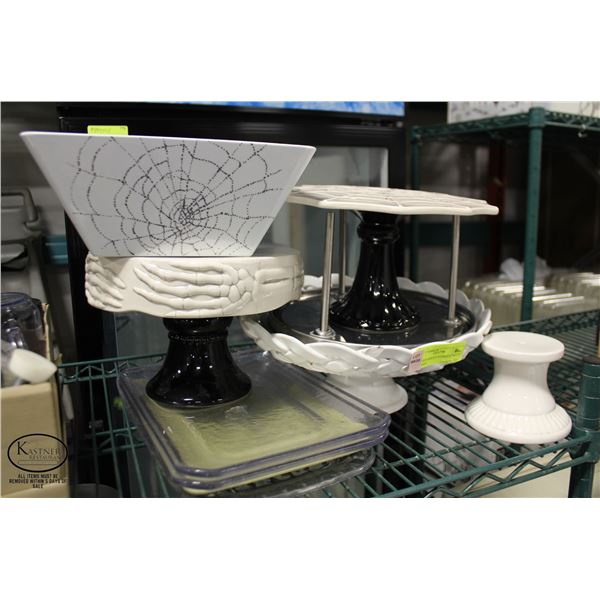 LOT OF DISPLAY STANDS & TRAYS: CERAMIC