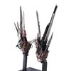 Image 8 : Lot #123: EDWARD SCISSORHANDS (1990) - Edward Scissorhands' (Johnny Depp) Scissor Hand Set with Scre