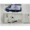Image 1 : 1953 Ford C-600 Staight Truck "Hamms Beer" 1/34 Scale Die-Cast