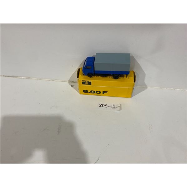 MAN VW 8.90 F Model Truck