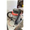 Image 2 : 12 GALLON SHOP VAC WORKING