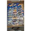 Image 2 : 24 SEALED HOT WHEELS VEHICLES