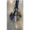 Image 8 : 2 METAL FLOOR LAMPS