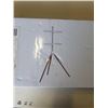 Image 2 : VIVO WHITE EASEL STUDIO
