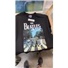 Image 2 : LAP TRAY WITH HOLOGRAPH PICTURE AND BEATLES SHIRT SIZE LARGE