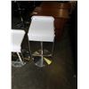 Image 2 : 2 WHITE GAS LIFT STOOLS