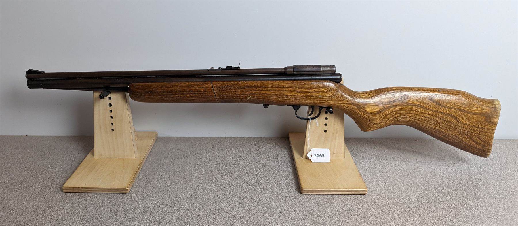 CROSSMAN 147 PELLET RIFLE IN .177 CAL - NO PAL REQUIRED