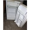Image 2 : WHITE DANBY MINIFRIDGE