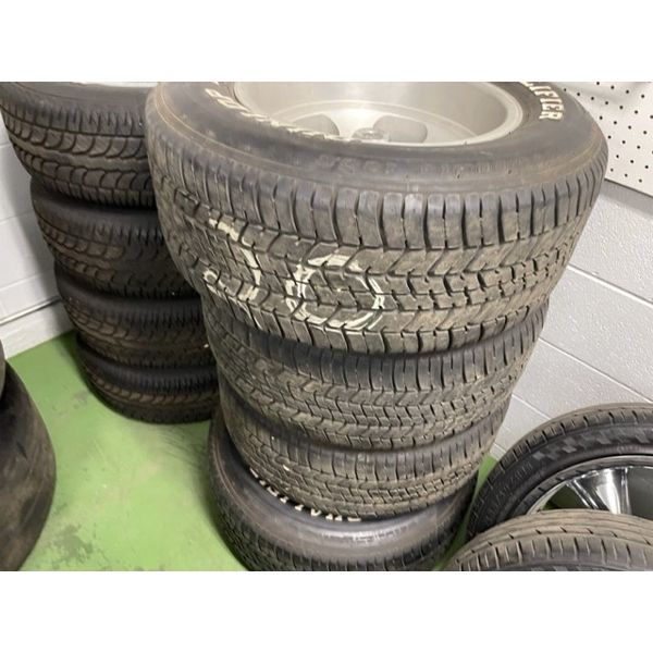 NO RESERVE 245/60r15 DUNLOP RADIAL TIRES on aluminum wheels