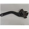 Image 8 : 4 Antique CURVED Wrenches.  Size 6, 8, 10 + 12 ". The outside 2 are made in