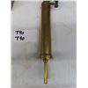 Image 3 : Vintage Brass Antique Grease Gun Model T Ford. In Very Good condition